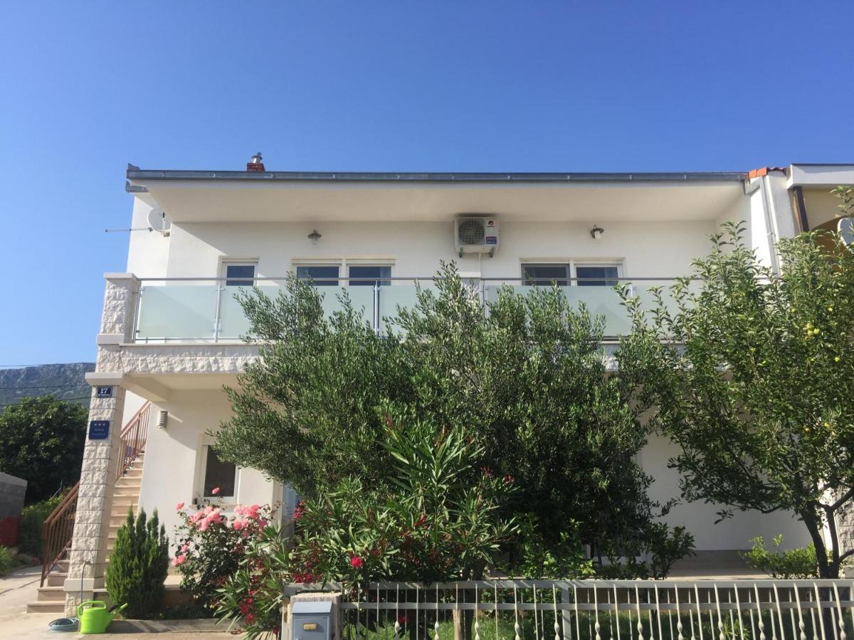 Apartments With A Parking Space Kastel Kambelovac, Kastela - 15480 Екстериор снимка