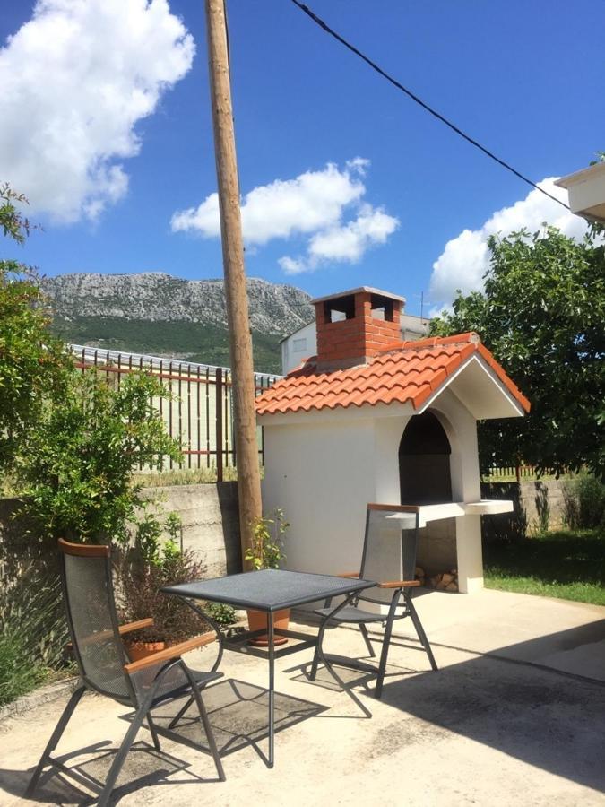 Apartments With A Parking Space Kastel Kambelovac, Kastela - 15480 Екстериор снимка