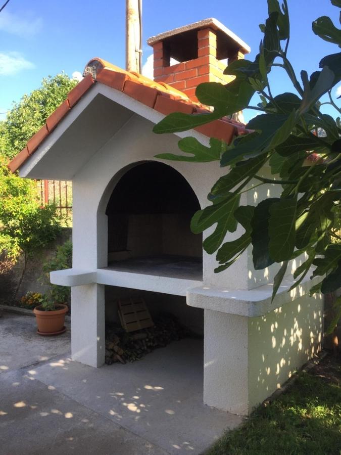 Apartments With A Parking Space Kastel Kambelovac, Kastela - 15480 Екстериор снимка